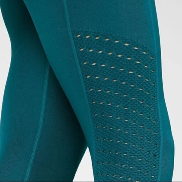 Fabletics Sync High-Waisted Perforated 7/8 Leggings NWT - Picture 6 of 17